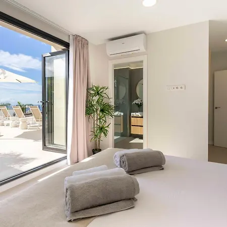 Orion Luxury Ocean View * 阿德耶